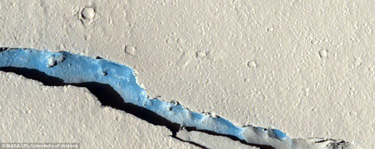 NASA công bố 15 bức ảnh tuyệt đẹp về sao Hỏa