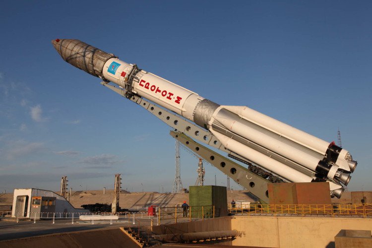 Nga tìm cách cạnh tranh với tên lửa tái sử dụng của Elon Musk
