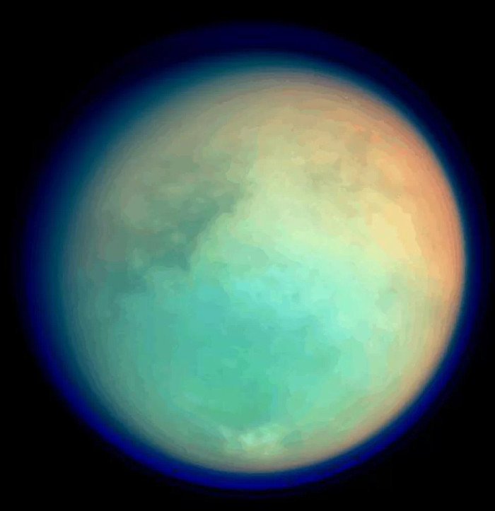 Ngắm hoàng hôn sương mù trên mặt trăng của sao Thổ