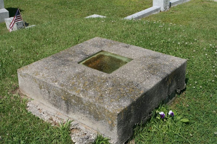 Ngôi mộ nhìn thấy người chết ở Mỹ
