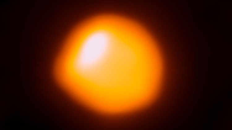 Ngôi sao sắp phát nổ lớn hơn Mặt Trời 1.400 lần