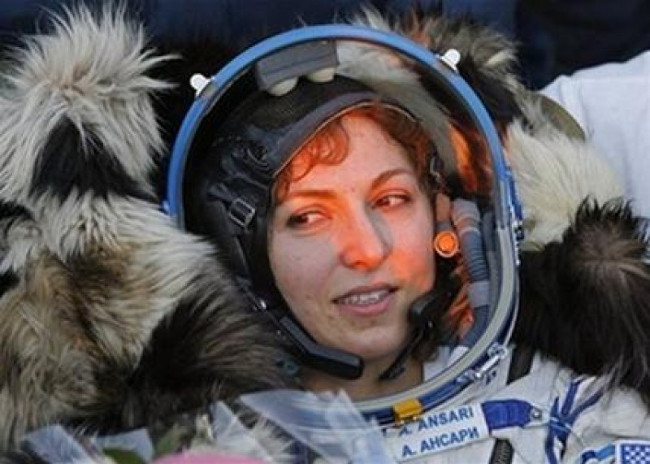 Người phụ nữ đầu tiên du lịch trên không gian