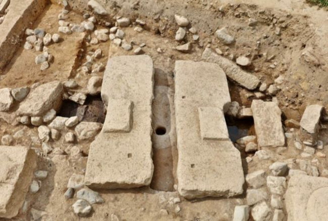 Nhà vệ sinh xả nước 1.000 năm tuổi được tìm thấy ở Silla