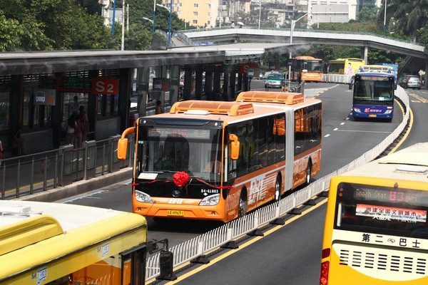 Những điều bạn chưa biết về hệ thống buýt siêu nhanh BRT trên khắp thế giới