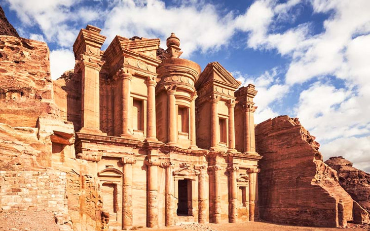 Petra: Thành phố cổ trong lòng núi đá