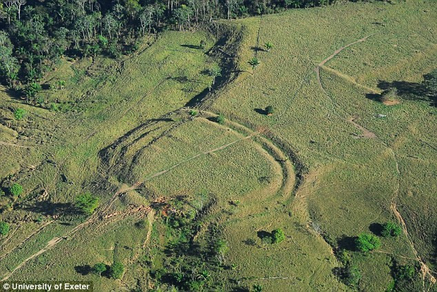 Phát hiện hàng trăm vòng tròn bí ẩn Stonehenge giữa rừng Amazon
