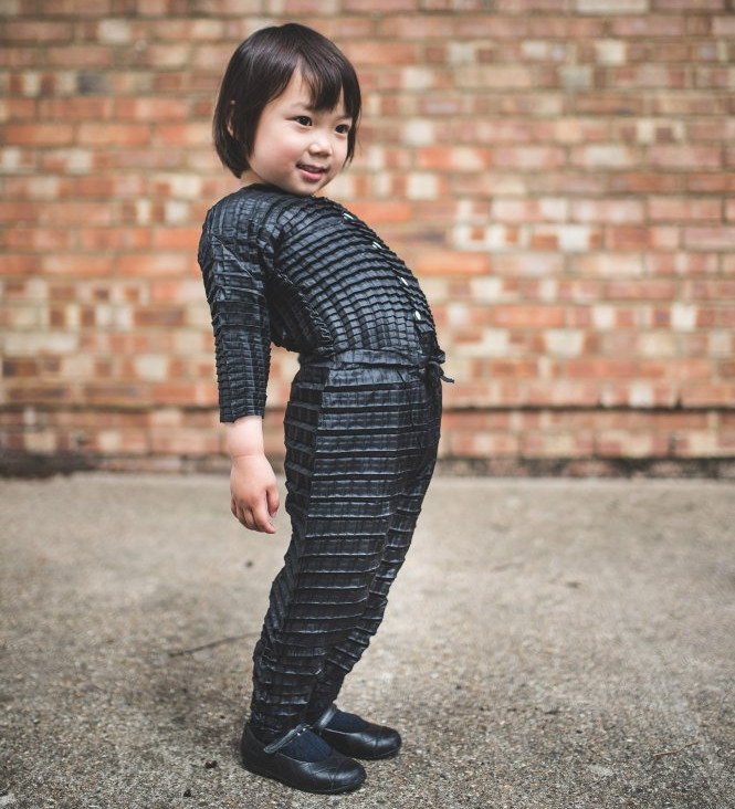 Phát minh mới: quần áo lớn cùng con trẻ