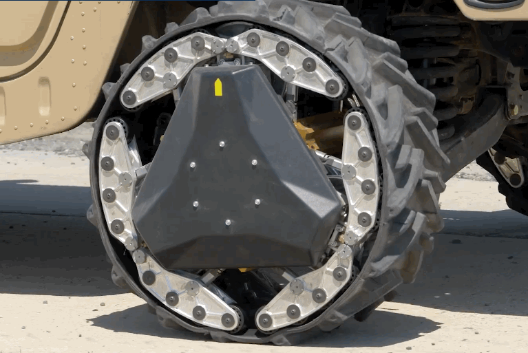 Quân đội Mỹ thiết kế bánh xe có thể chuyển từ hình tròn thành tam giác trong 2 giây