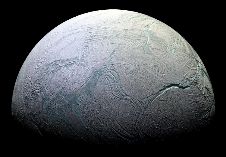 Rất có thể sự sống đã xuất hiện trên mặt trăng Enceladus mà ta không hề biết
