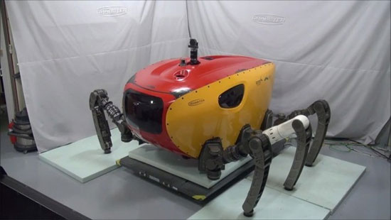 Robot Crabster hình con cua giúp thám hiểm xác tàu đắm