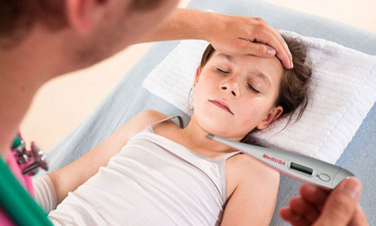 Sai lầm khiến trẻ bị sốt virus trở nặng