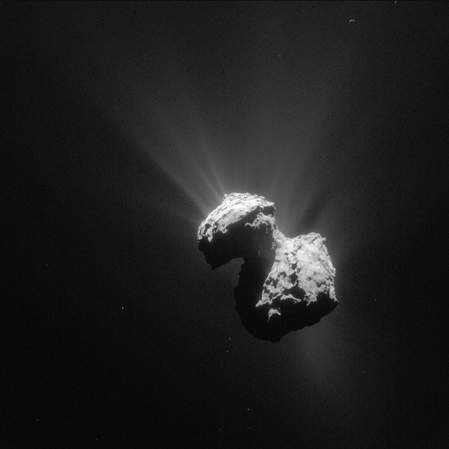 Sao chổi 67P tự thải oxy của chính mình vào không gian