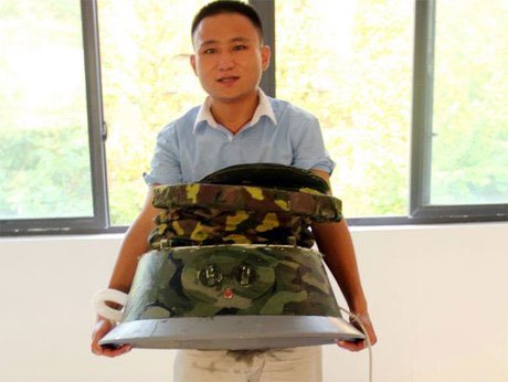 Sinh viên chế tạo máy giặt bỏ túi