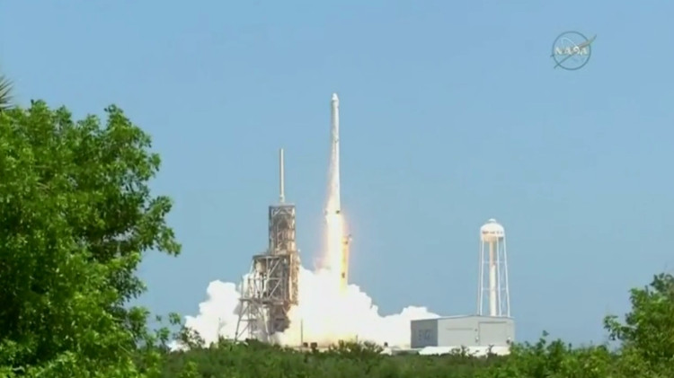 SpaceX phóng tàu vũ trụ mang 2,9 tấn hàng lên ISS