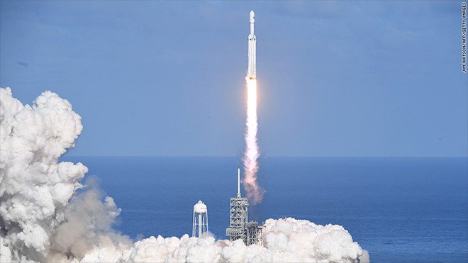 SpaceX phóng thành công tên lửa mạnh nhất thế giới