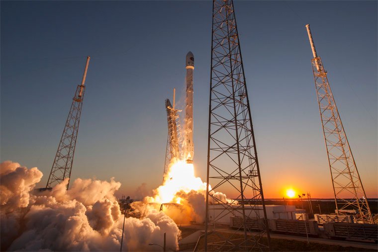 SpaceX phóng vệ tinh phát Internet, thử nghiệm dự án phát Internet toàn cầu