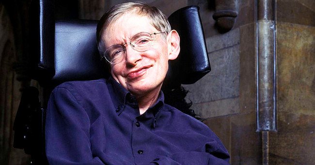Stephen Hawking sinh trùng ngày mất của Galileo Galilei, mất trùng ngày sinh của Albert Einstein