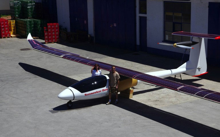 Sunseeker chế tạo máy bay hai chỗ đầu tiên chạy bằng năng lượng mặt trời