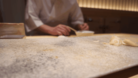 Tại sao Nhật phải mất cả thập kỷ để đào tạo ra một đầu bếp sushi chuyên nghiệp?