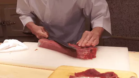 Tại sao Nhật phải mất cả thập kỷ để đào tạo ra một đầu bếp sushi chuyên nghiệp?