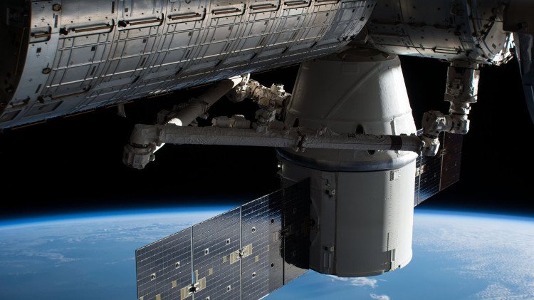 Tàu Dragon trở về Trái đất sau khi hoàn thành sứ mệnh tiếp tế cho ISS