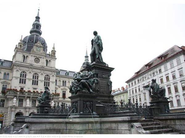 Thành phố Graz và trung tâm lịch sử Scholoss Eggenberg