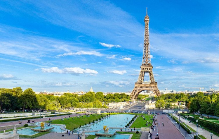 Tháp Eiffel - Niềm tự hào của người Pháp
