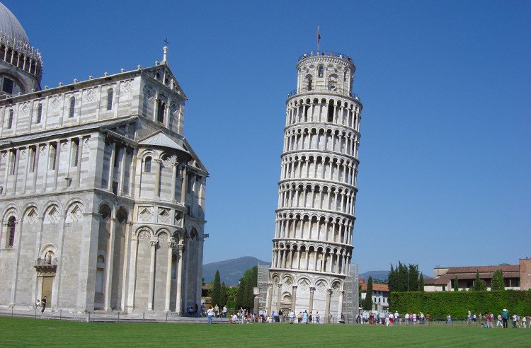 Tháp nghiêng Pisa - Kiến trúc kì lạ của thế giới