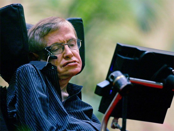 Thiên tài khuyết tật Stephen Hawking và 12 câu nói để đời