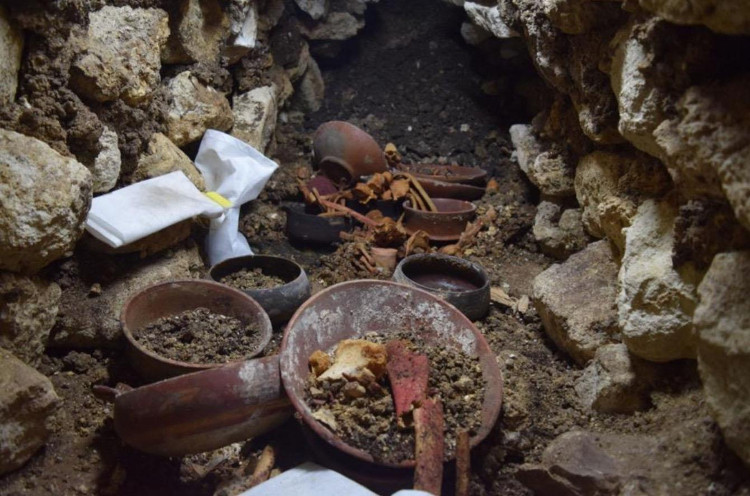 Tìm thấy mộ vua Maya 1.700 năm cùng mặt nạ ngọc cực đẹp