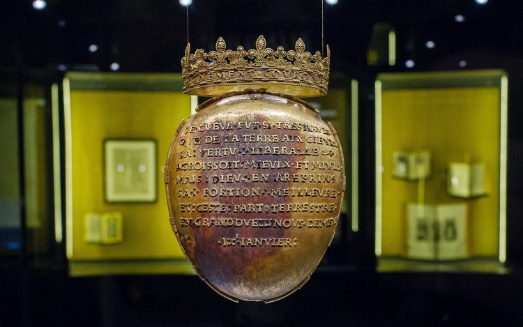 Trái tim của nữ hoàng Pháp thế kỷ 16 bị đánh cắp