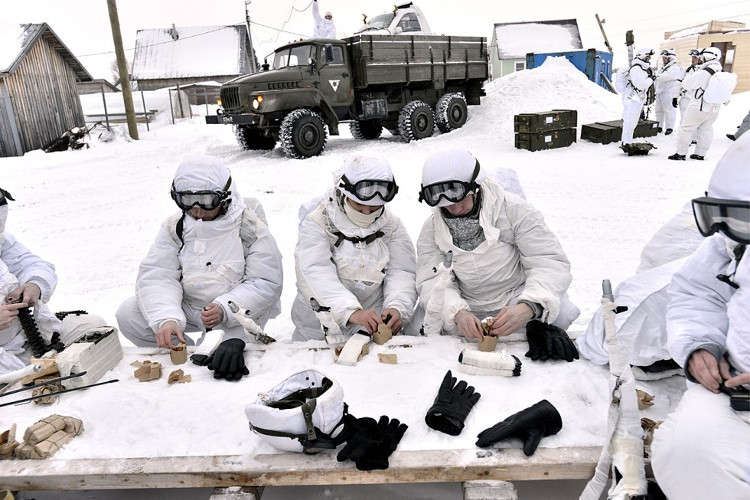 Trang bị giúp lính Nga chống chọi giá lạnh Bắc Cực