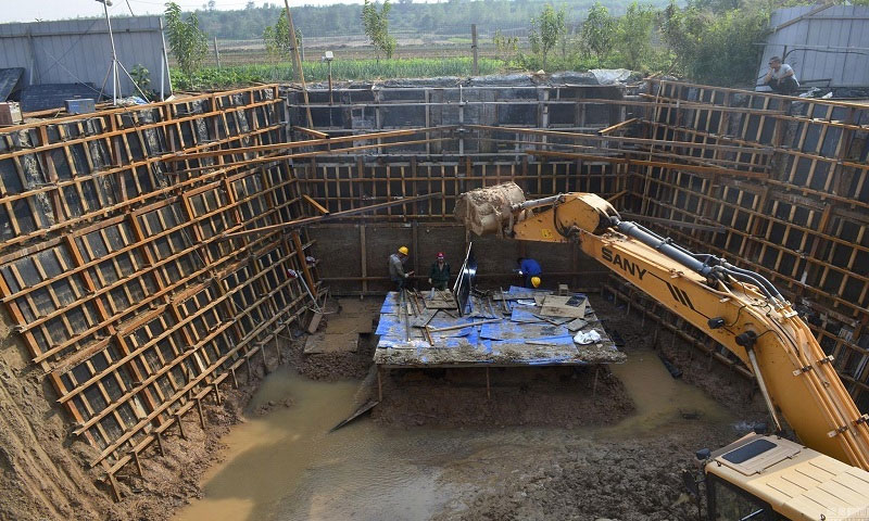 Trung Quốc đóng gói mộ cổ 30 tấn chuyển về phòng thí nghiệm