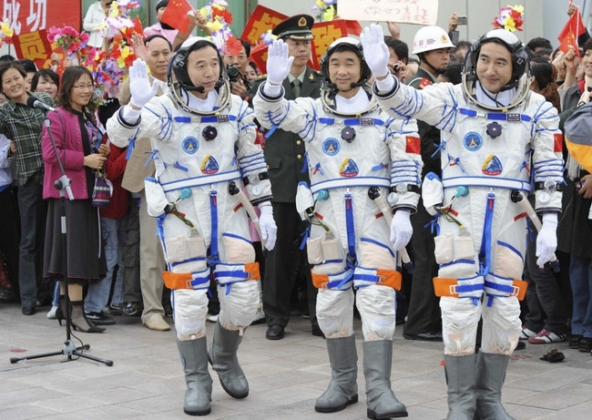 Trung Quốc sẽ đưa tàu thăm dò lên vùng tối của Mặt trăng vào năm 2018