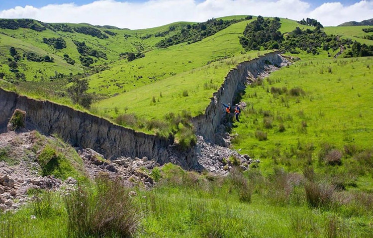 Tường thành xuất hiện sau động đất ở New Zealand