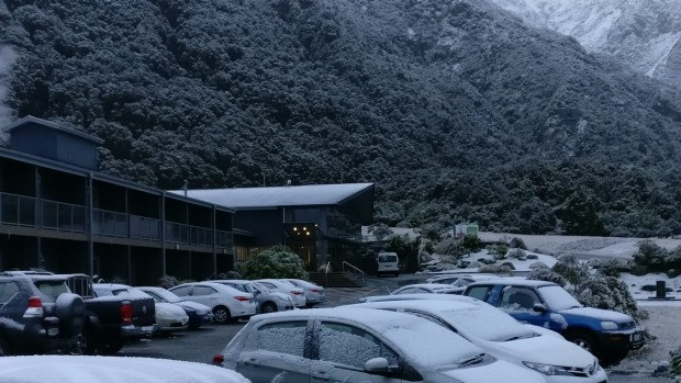 Tuyết rơi giữa mùa hè ở New Zealand