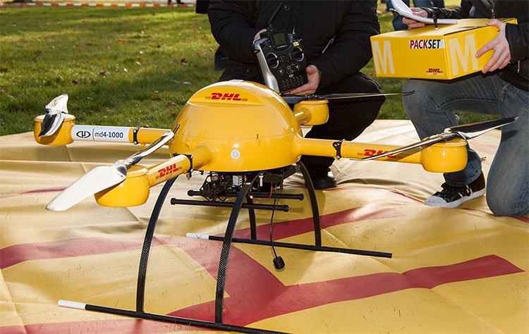UAV (drone) là gì, người ta điều khiển nó ra sao và có thể dùng cho những mục đích nào?