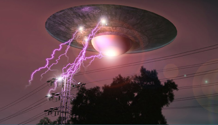 UFO phát sáng trên căn cứ quân sự bí ẩn nhất thế giới