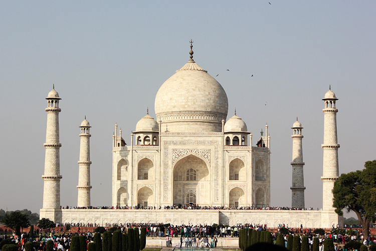 Vẻ đẹp của đền Taj Mahal trước khi cột đá cẩm thạch bị đổ sập