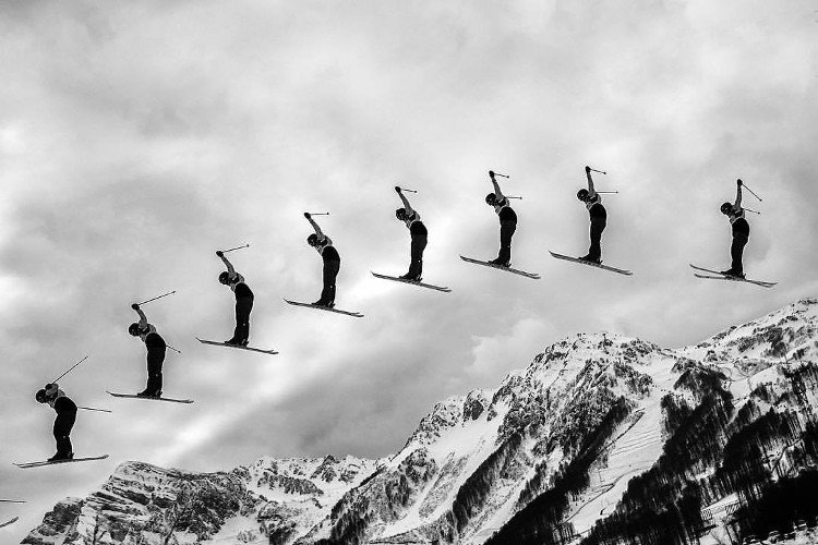 Vì sao vận động viên trượt tuyết có thể bay xa và cao đến thế mà vẫn không hề hấn gì?
