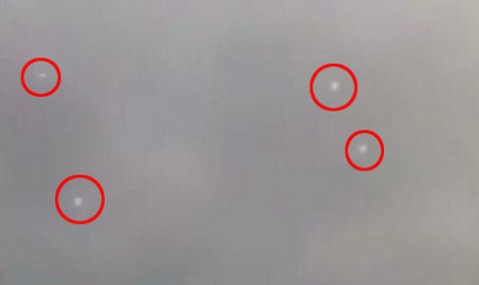 Video: Biên đội UFO bí ẩn trên bầu trời biên giới Mỹ - Mexico