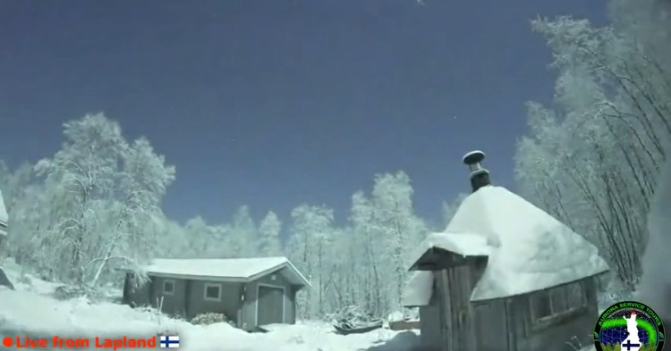 Video: Cầu lửa khiến trời đêm Phần Lan sáng rực như ban ngày