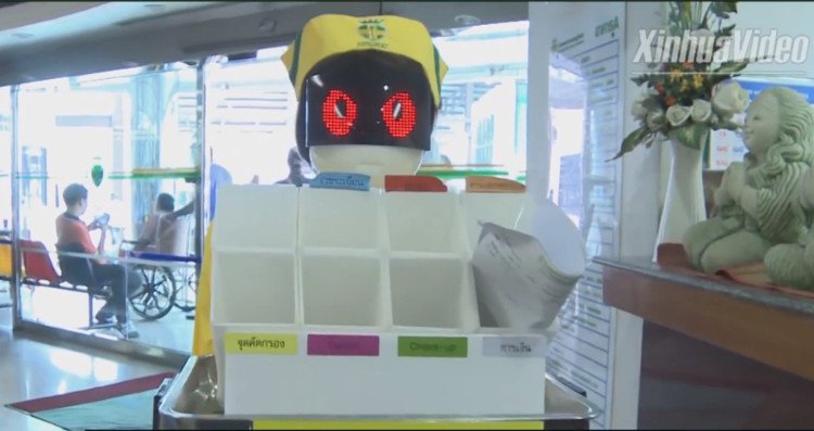 Video: Đội ngũ y tá robot phục vụ ở bệnh viện Thái Lan