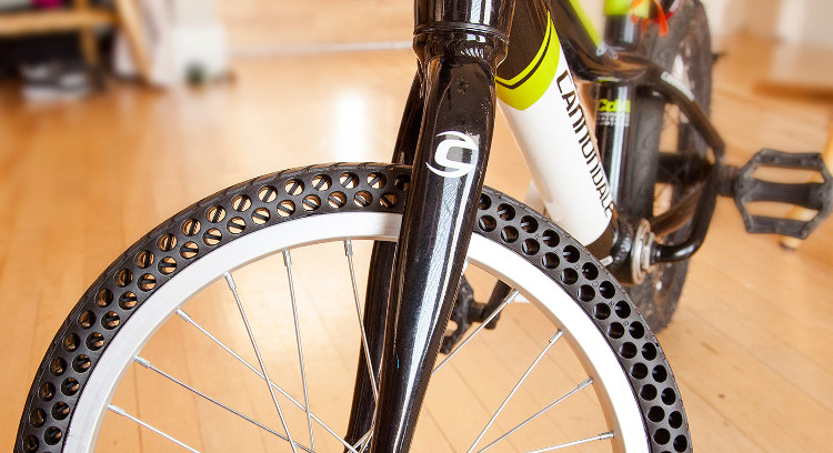 Video: Lốp xe đạp không thủng săm có thể chạy trên 8.000km