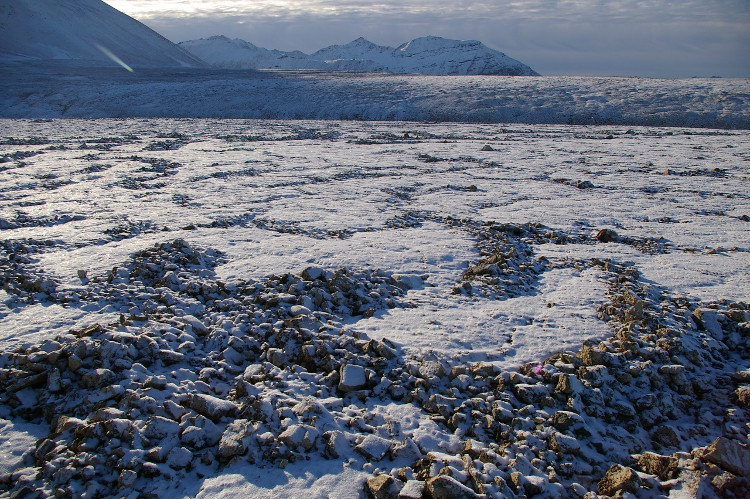 Video: Mầm bệnh nguy hại ẩn trong lớp băng Bắc Cực đang tan chảy