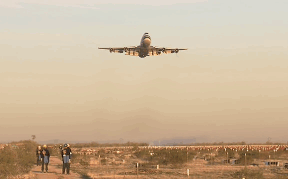 Video: Máy bay cứu hỏa lớn nhất thế giới to ngang Boeing 737