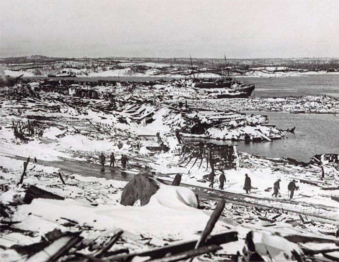 Vụ nổ tàu lớn nhất lịch sử, giết 2000 người, san phẳng cảng biển