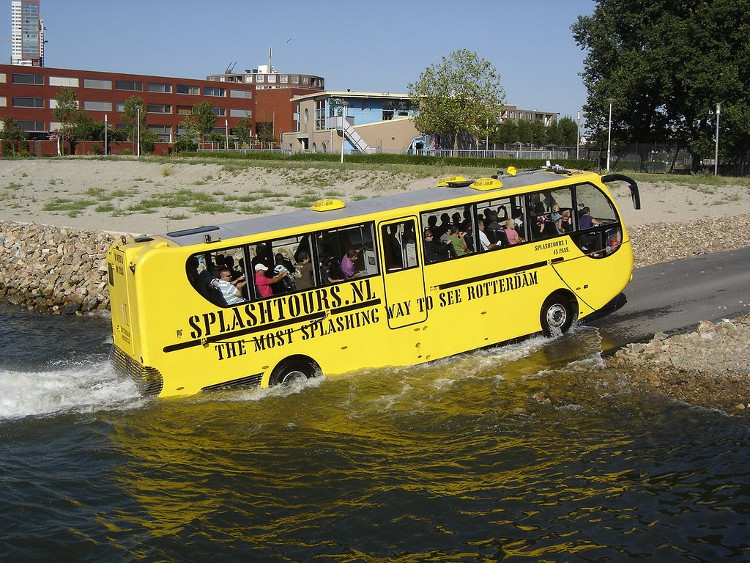 Xe buýt trên sông hoạt động như thế nào?