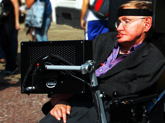10 câu hỏi khó dành cho Hawking
