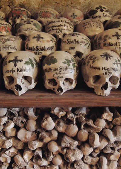 15 bức ảnh kinh hoàng về những bộ xương trên thế giới